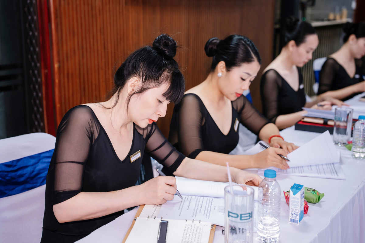 đào tạo giảng viên phong thái ngày 1